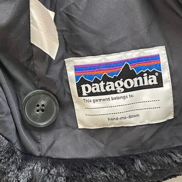 Patagonia Black Girls' Jacket - Picture 7 of 7